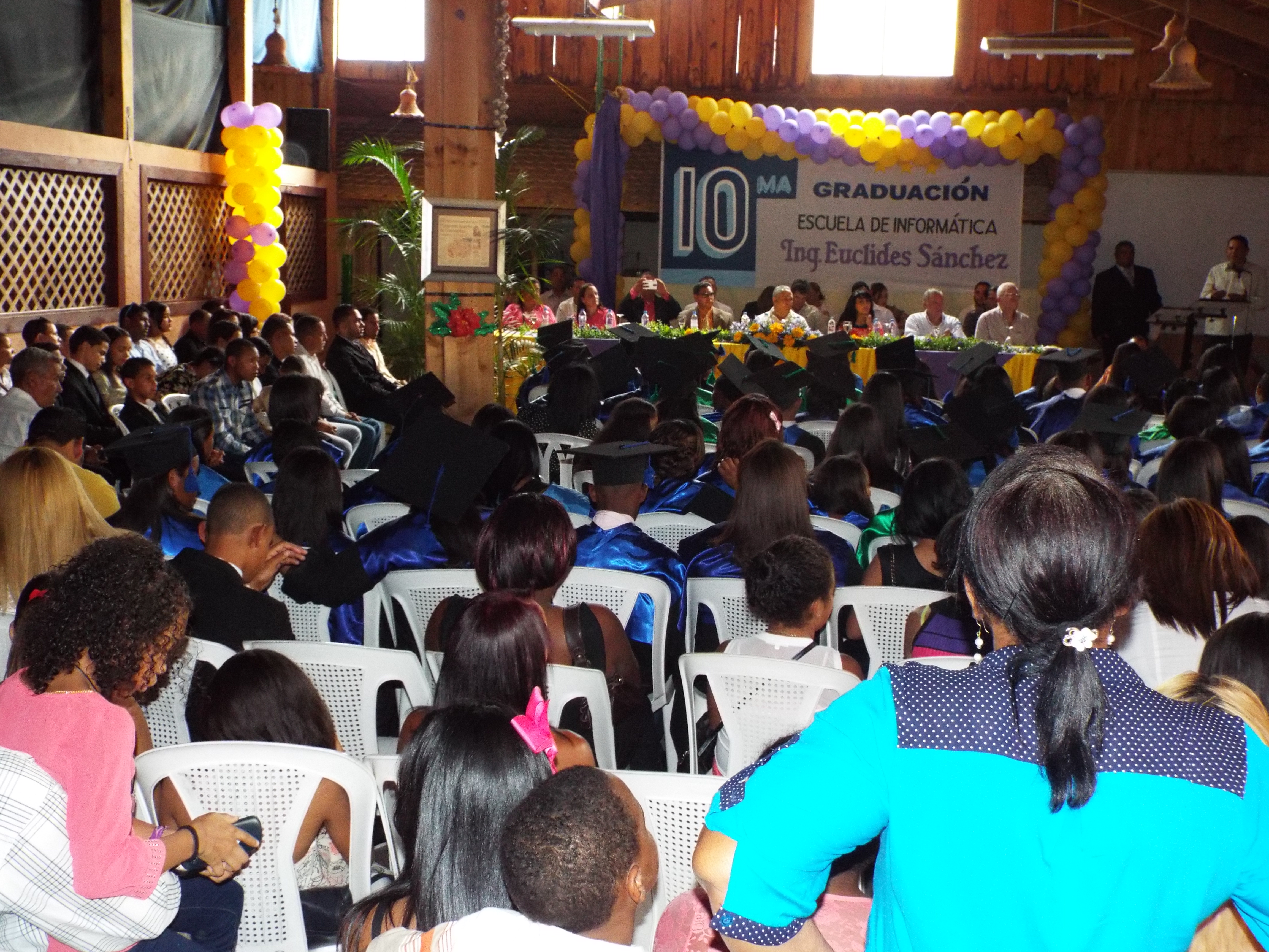 Oficina Senatorial de Constanza realiza 10ma Graduación de Técnicos en Informática